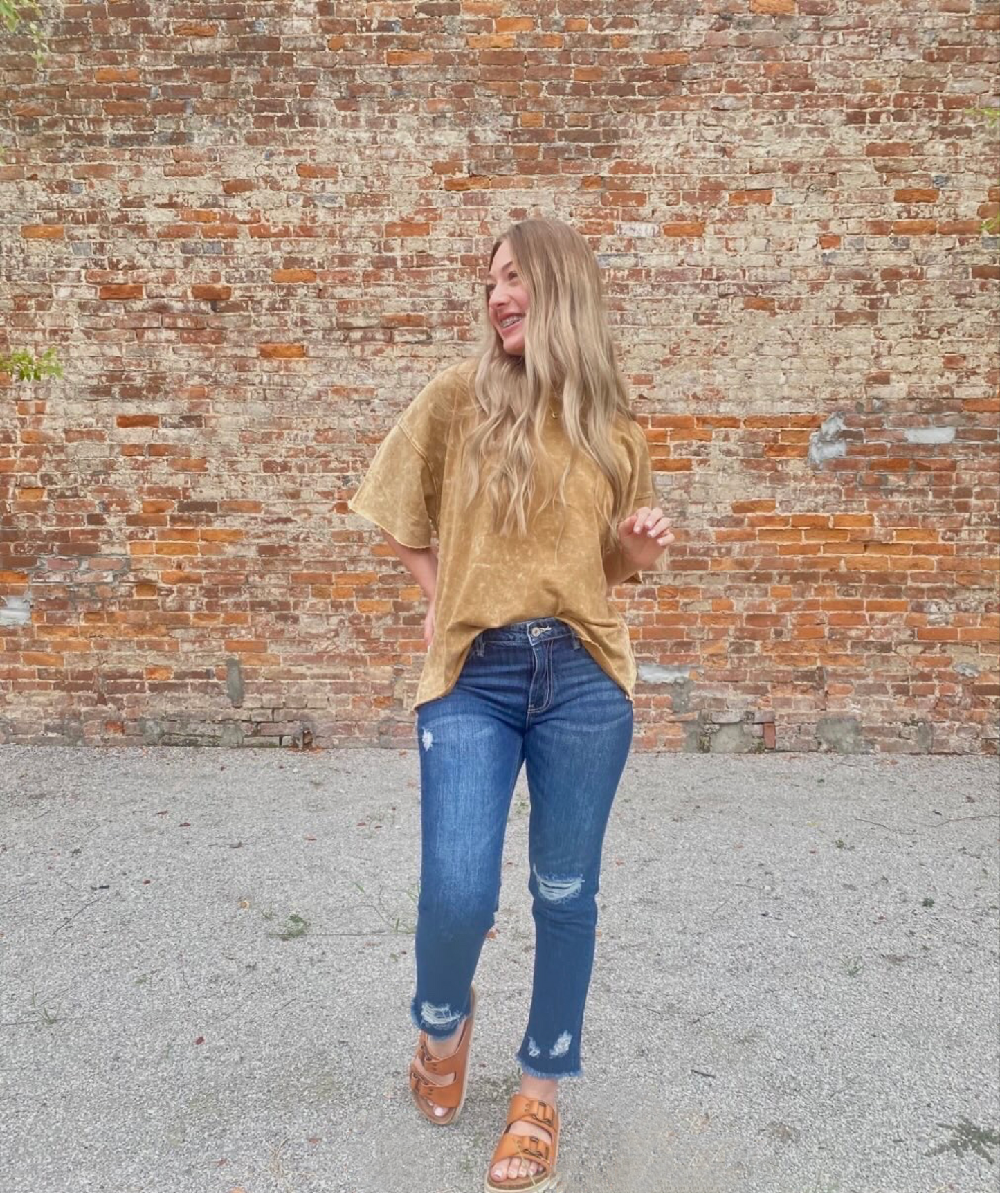 Kan Can Distressed Detail ‘Hem Jeans